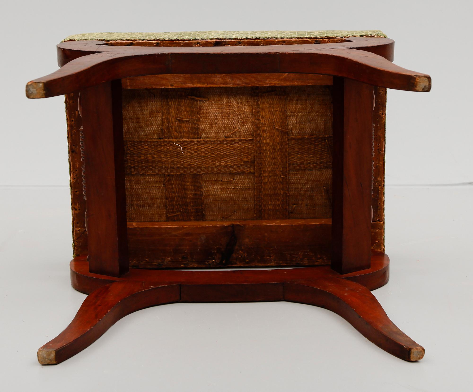 TABURETT, 1800-talets andra hälft.