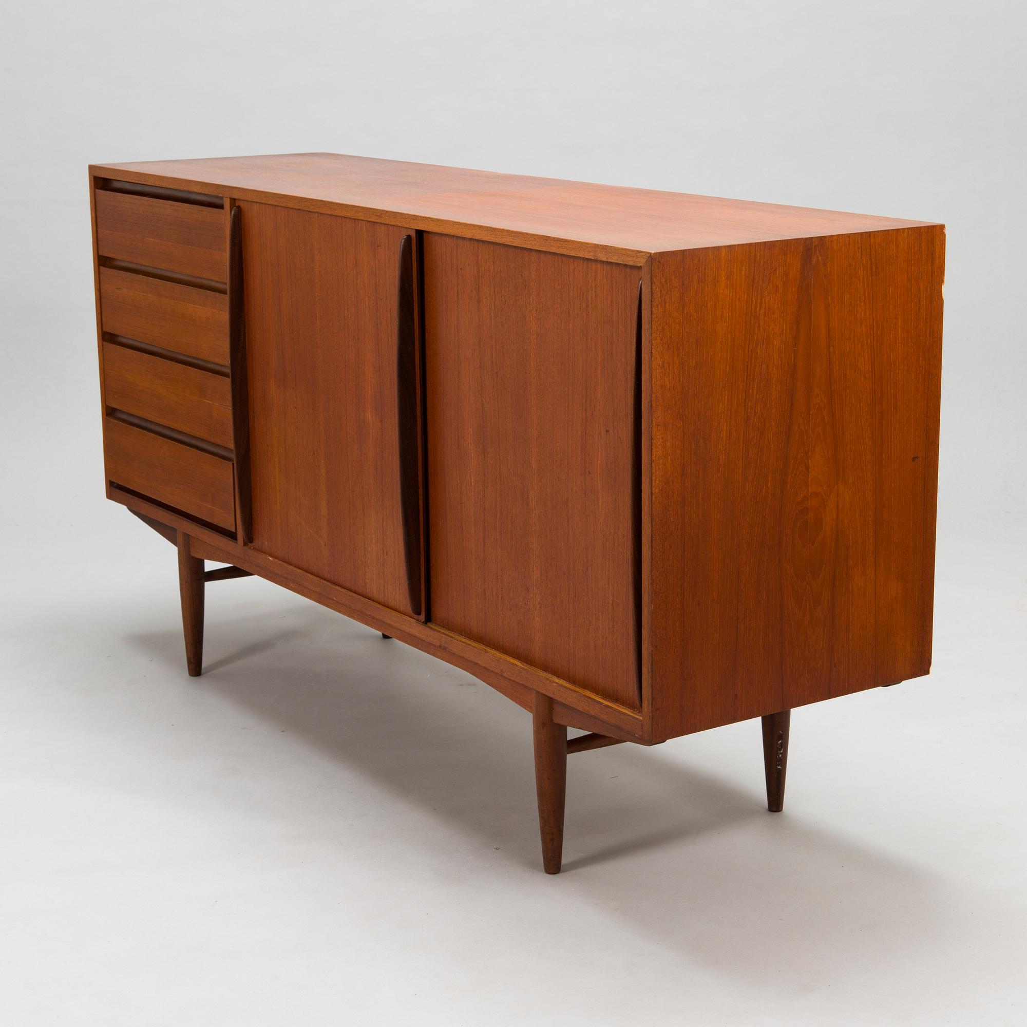 Olli Borg, a mid-20th century '4004' sideboard for Asko.