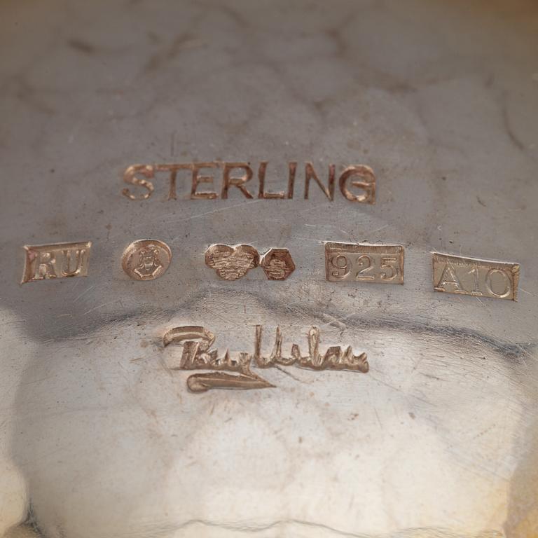 A sterling silver tumbler by Ray Urban, Stockholm, 1975.