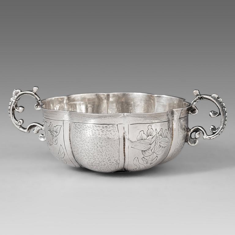 A Swedish 18th century silver brandy bowl, mark of Anders Wibeck, Boras (-1702-1727(1730)).