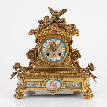 Bordspendyl, Louis XVI-stil, 1800-talets senare del.