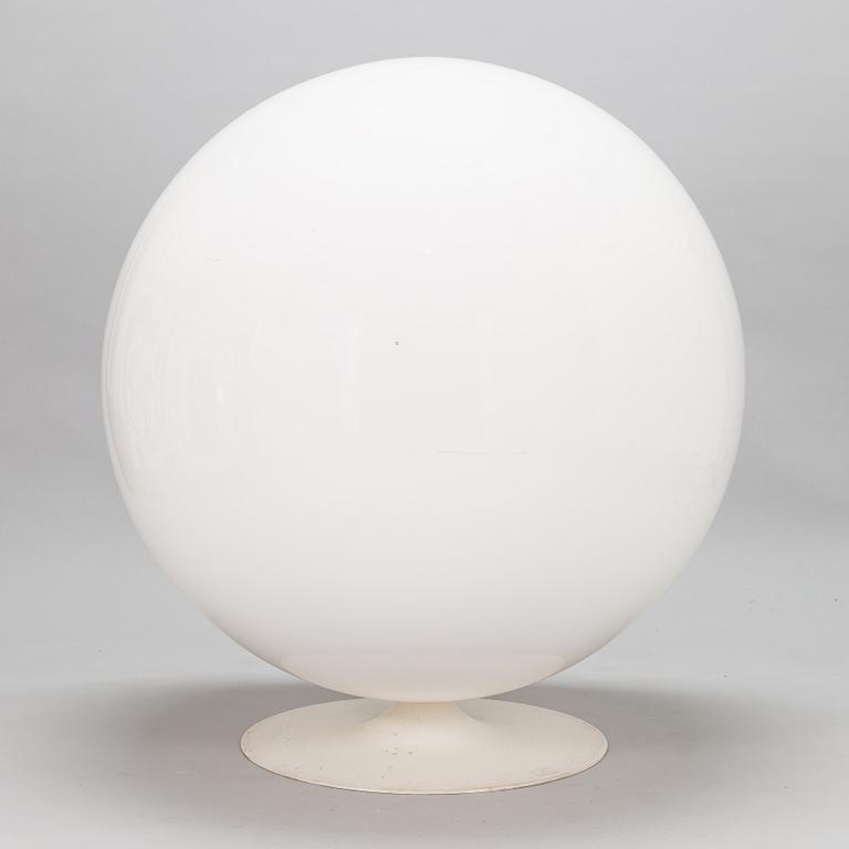 Eero Aarnio, "Pallotuoli", Adelta, 1980-luvun loppu.