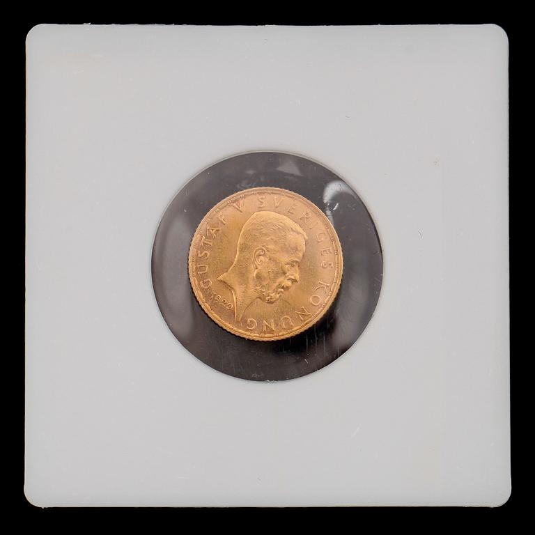 GULDMYNT, fem kronor, Gustaf V, 1920. Vikt ca 2 gram.