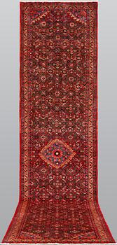 A Hosseinabad runner, ca 427 x 110 cm.