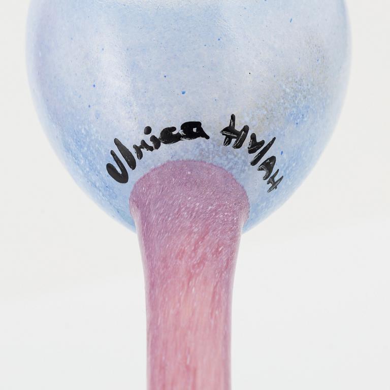Ulrica Hydman-Vallien, two glass goblets and a bowl on foot, Kosta Boda.