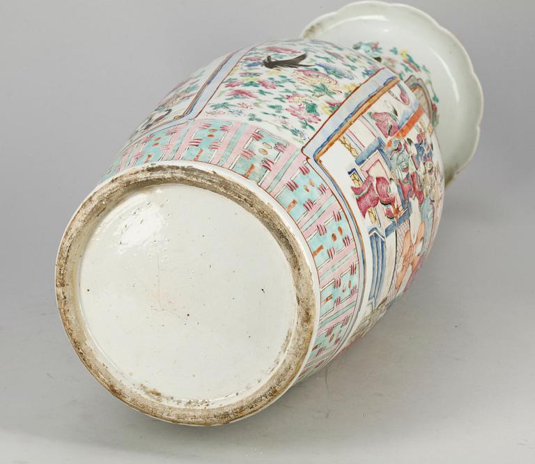GOLVURNA, porslin, Kina, Kanton, 1800-tal.