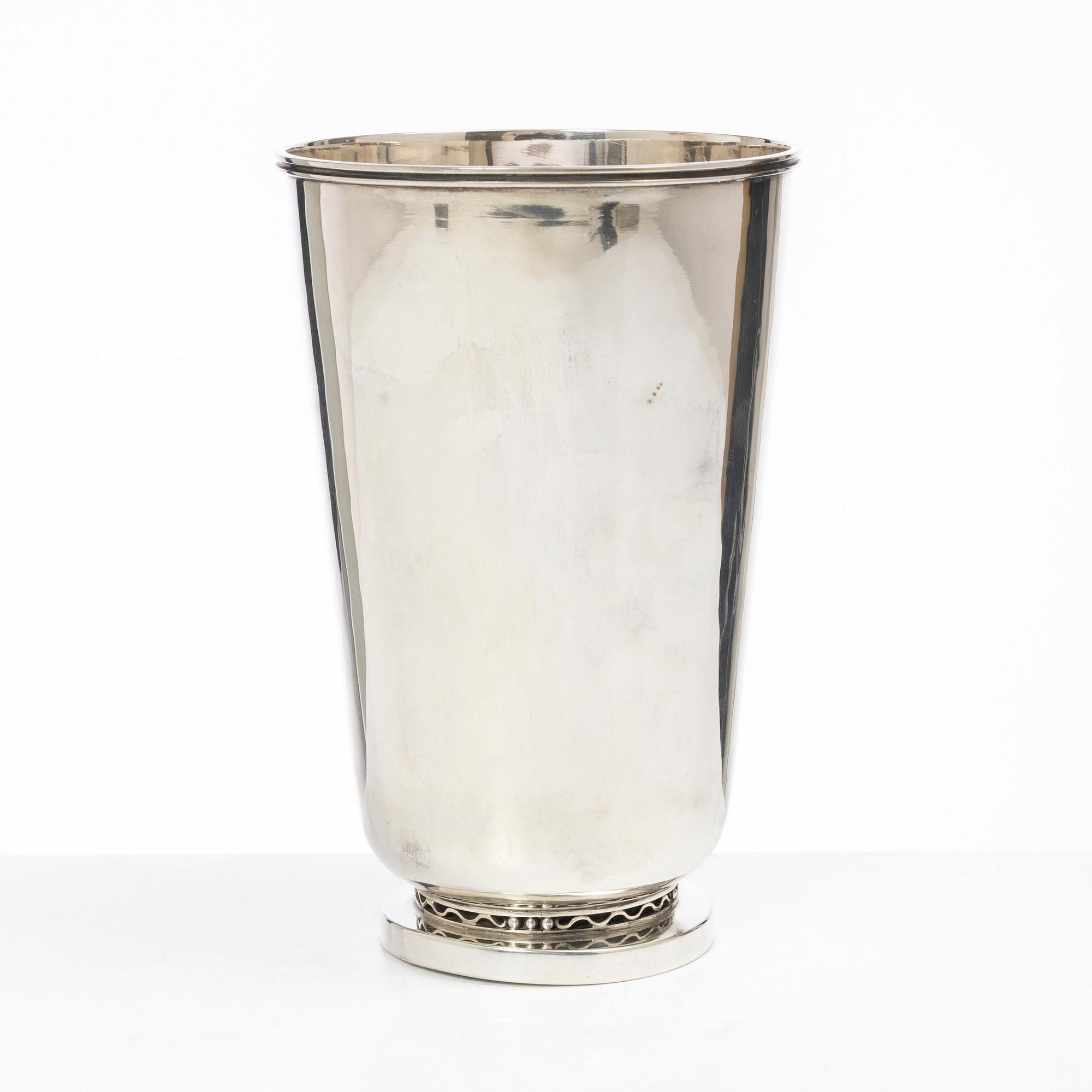 Helge Lindgren, bägare, silver, firma K Andersson, Stockholm 1943.