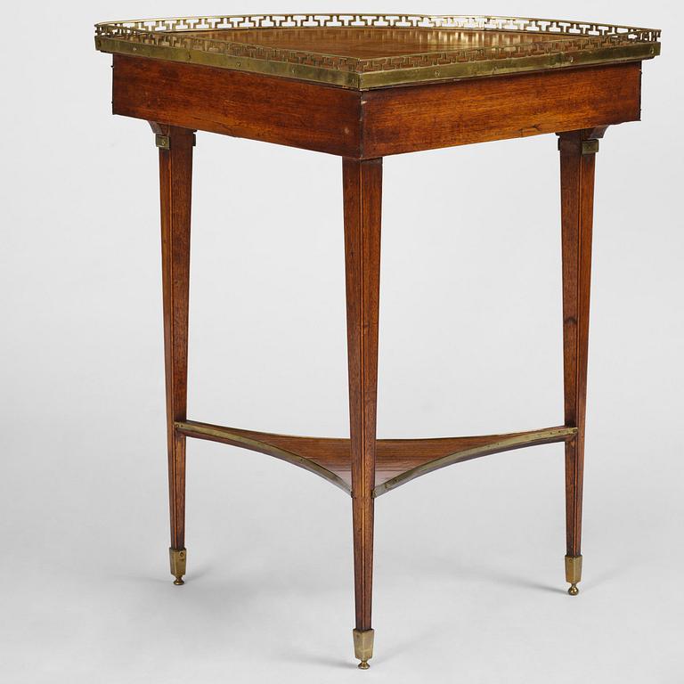 A late Gustavians corner-table attributed to A. Lundelius (master in Stockholm 1778-1823).