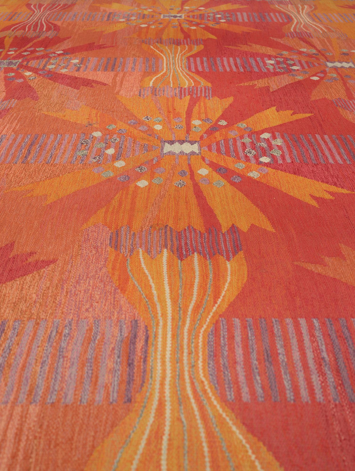 Barbro Nilsson, MATTA, "Park röd, Korsnäs", gobelängteknik, ca 447,5 x 424 cm, signerad AB MMF BN.