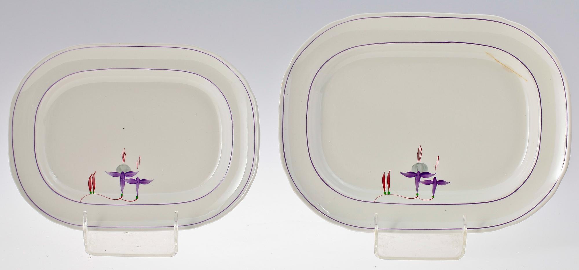 SERVISDELAR, 49 st, porslin, "Poem", design Ulrica Hydman Vallien, Rörstrand.