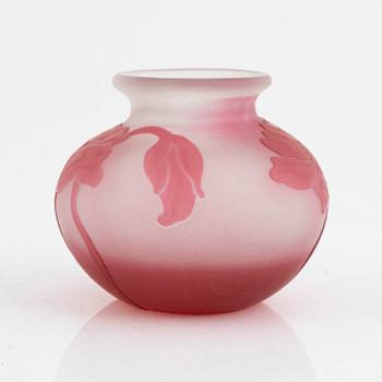 Karl Lindeberg, vase, cased glass, Kosta, Art Nouveau, early 20th century.