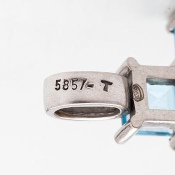 Hänge i form av kors, 14K vitguld med topaser.