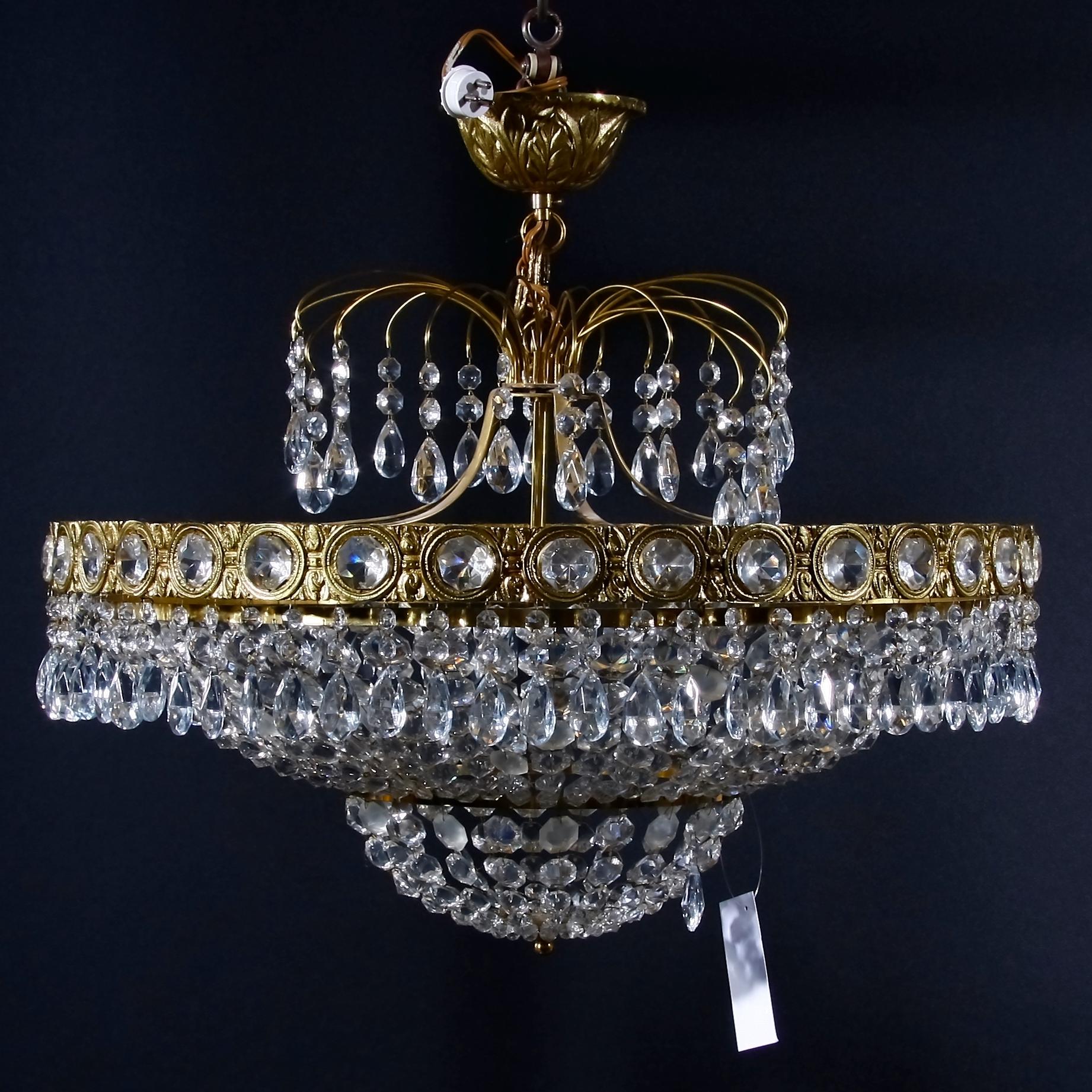 TAKKRONA, gustaviansk stil, 1900-talets andra hälft. H 52.