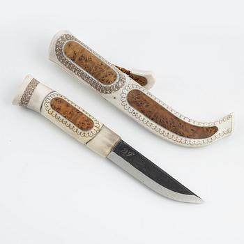 A reindeer horn knife by Bertil Fällman, signed and dated -97.