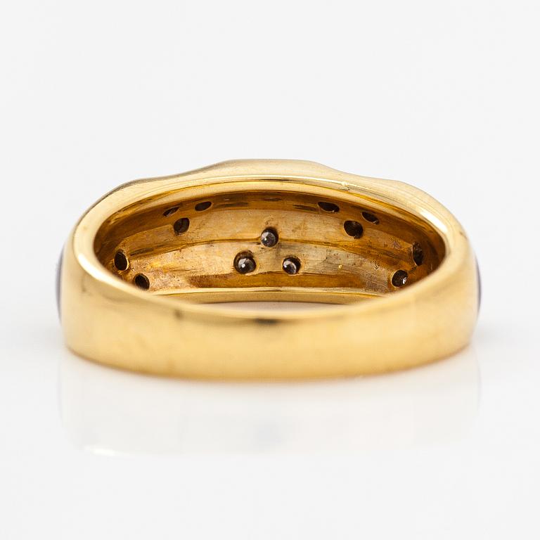 An 18K gold ring with enamel and diamonds ca. 0.15 ct in total. Finnish import marks.