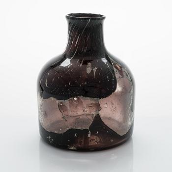 Kaj Franck, A glass vase signed Kaj Franck, Nuutajärvi Notsjö.