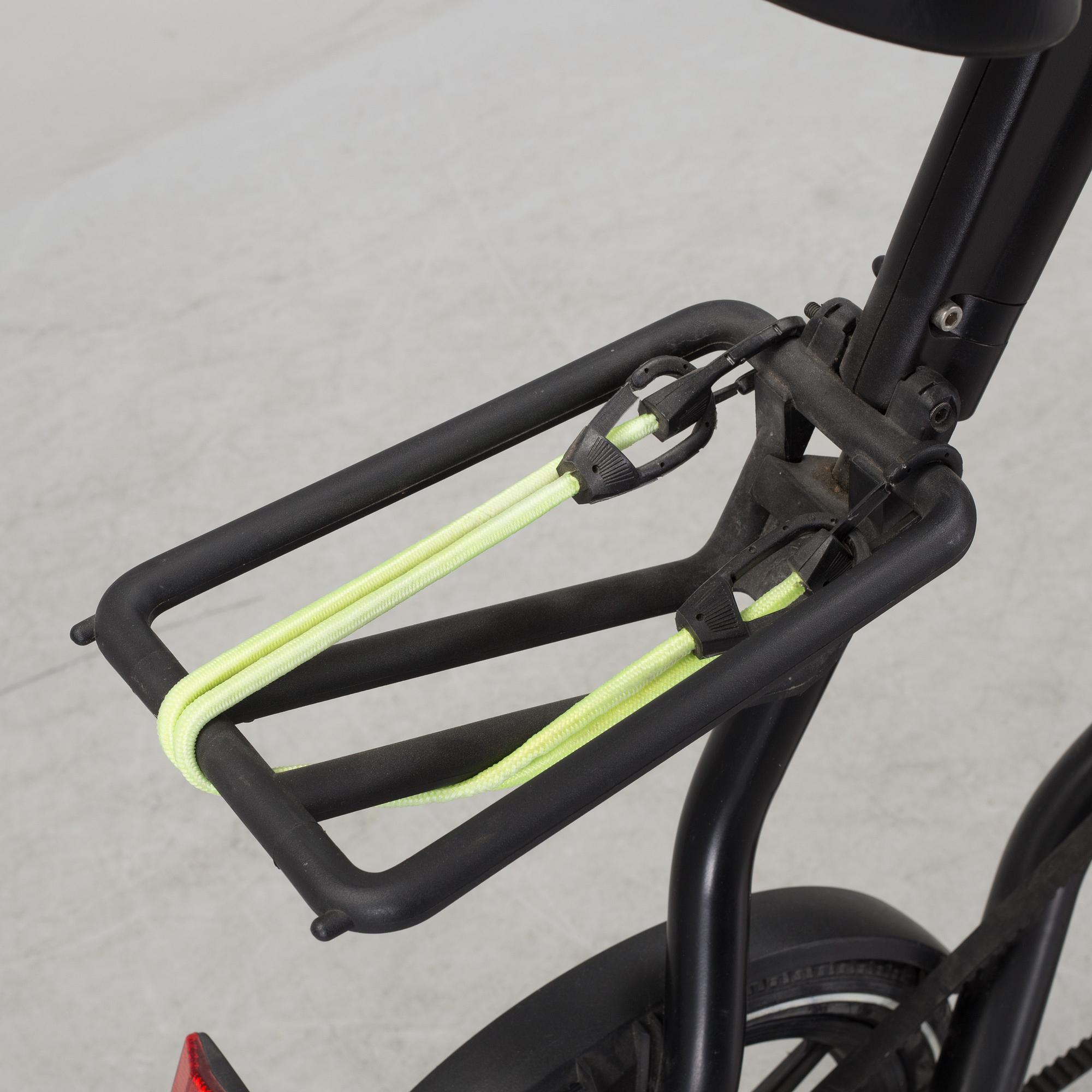 A foldable Strida bike.