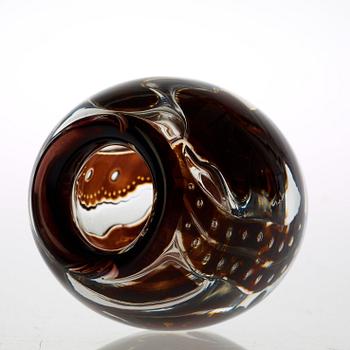 An Edvin Öhrström 'ariel' glass vase, Orrefors 1950.