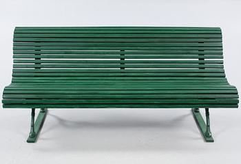 A garden sofa, made in the 20th century.