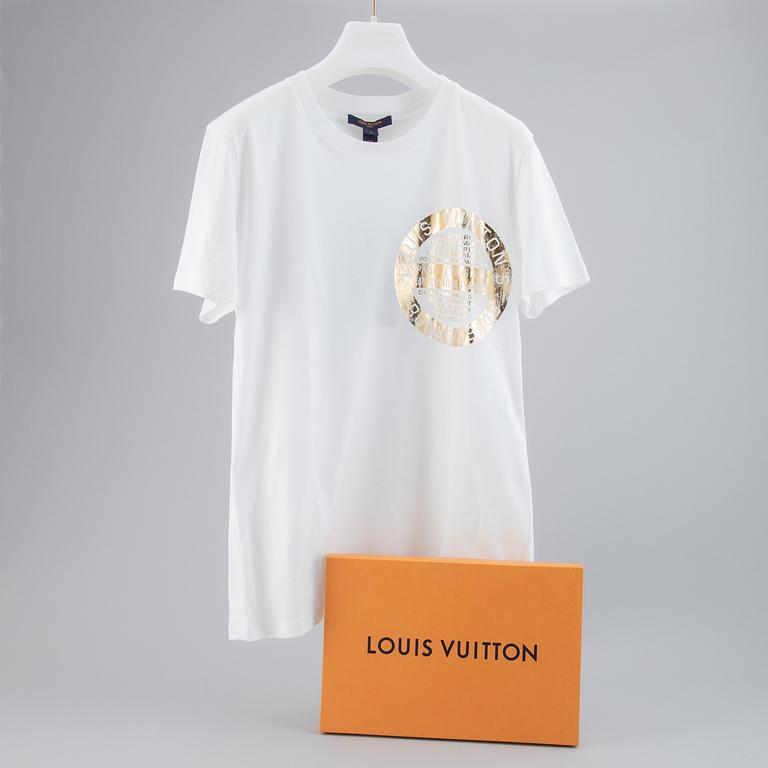 LOUIS VUITTON, T-shirt, size L.