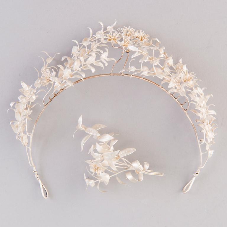 TIARA ja RINTANEULA, hopeaa. C.G. Hallbergs, Ruotsi.