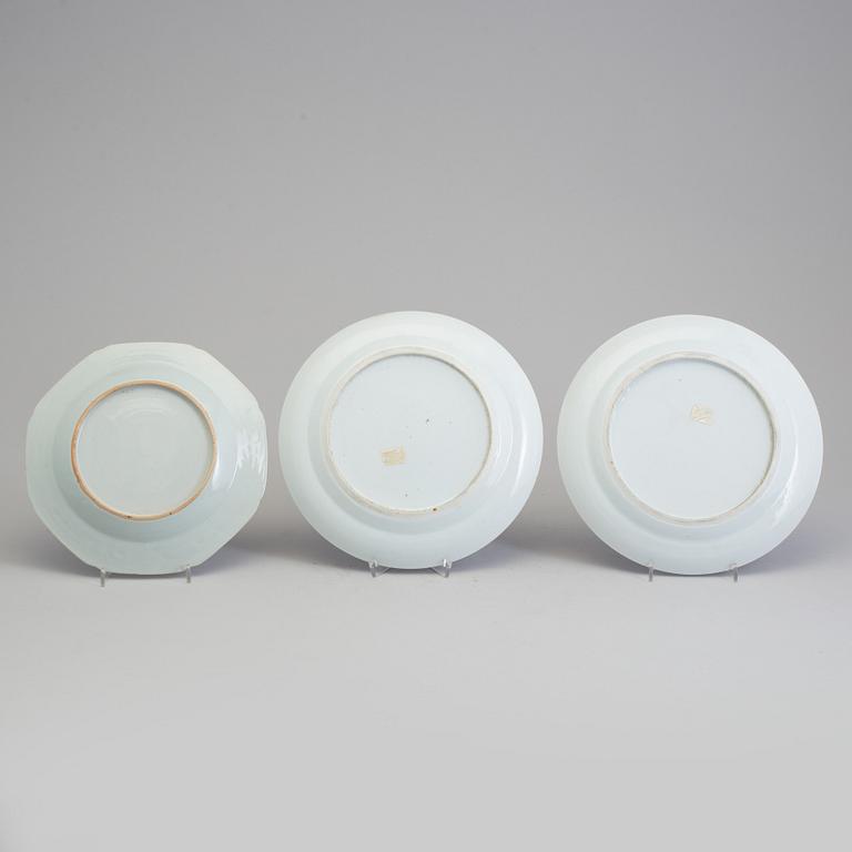 THREE  CHINESE PORCELAIN PLATES (2+1), ca 1800.