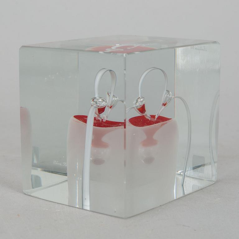 OIVA TOIKKA, a glass cube, Nuutajärvi, Finland 1985, no 9/2000.