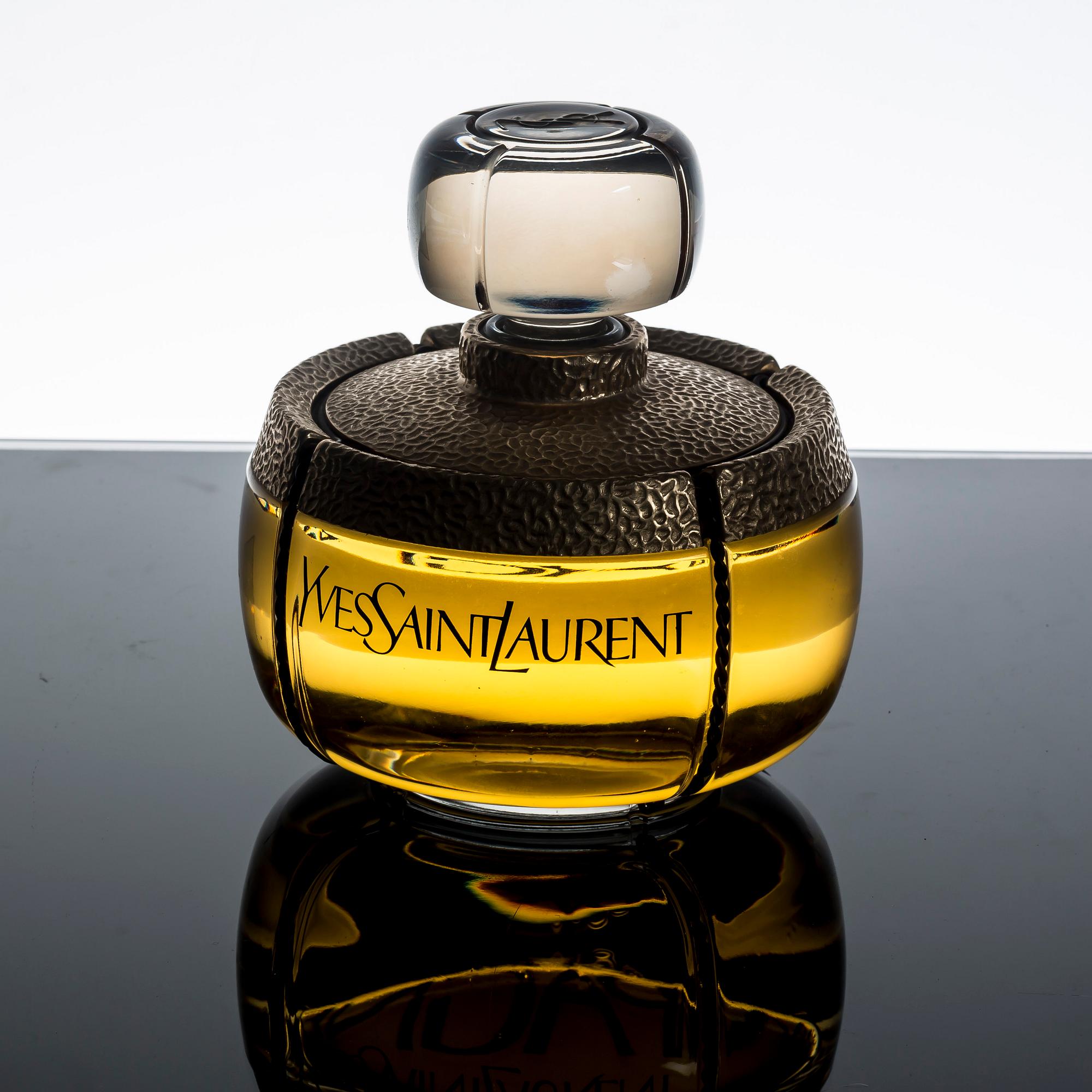 BUTIKSSKYLTNING, "Champagne", Yves Saint Laurent, 1990-tal.