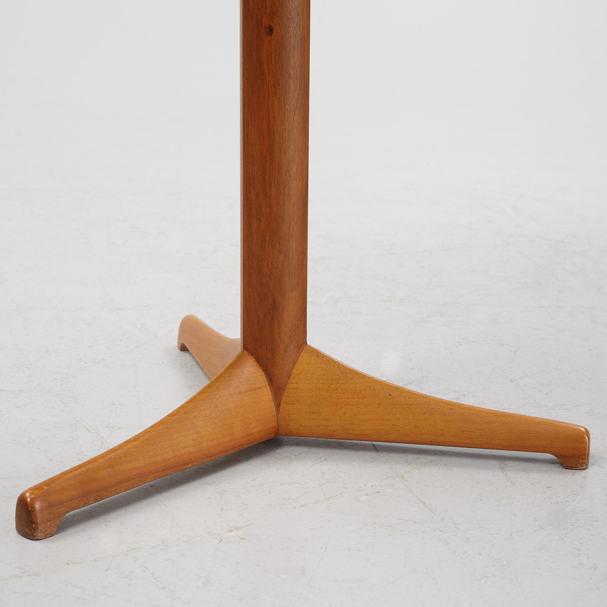 Kerstin Hörlin-Holmquist, sidobord, "Äpplet", Triva, Nordiska Kompaniet.