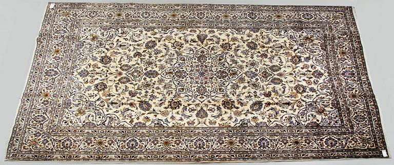 MATTA, Isfahan, ca 405 x 293 cm.
