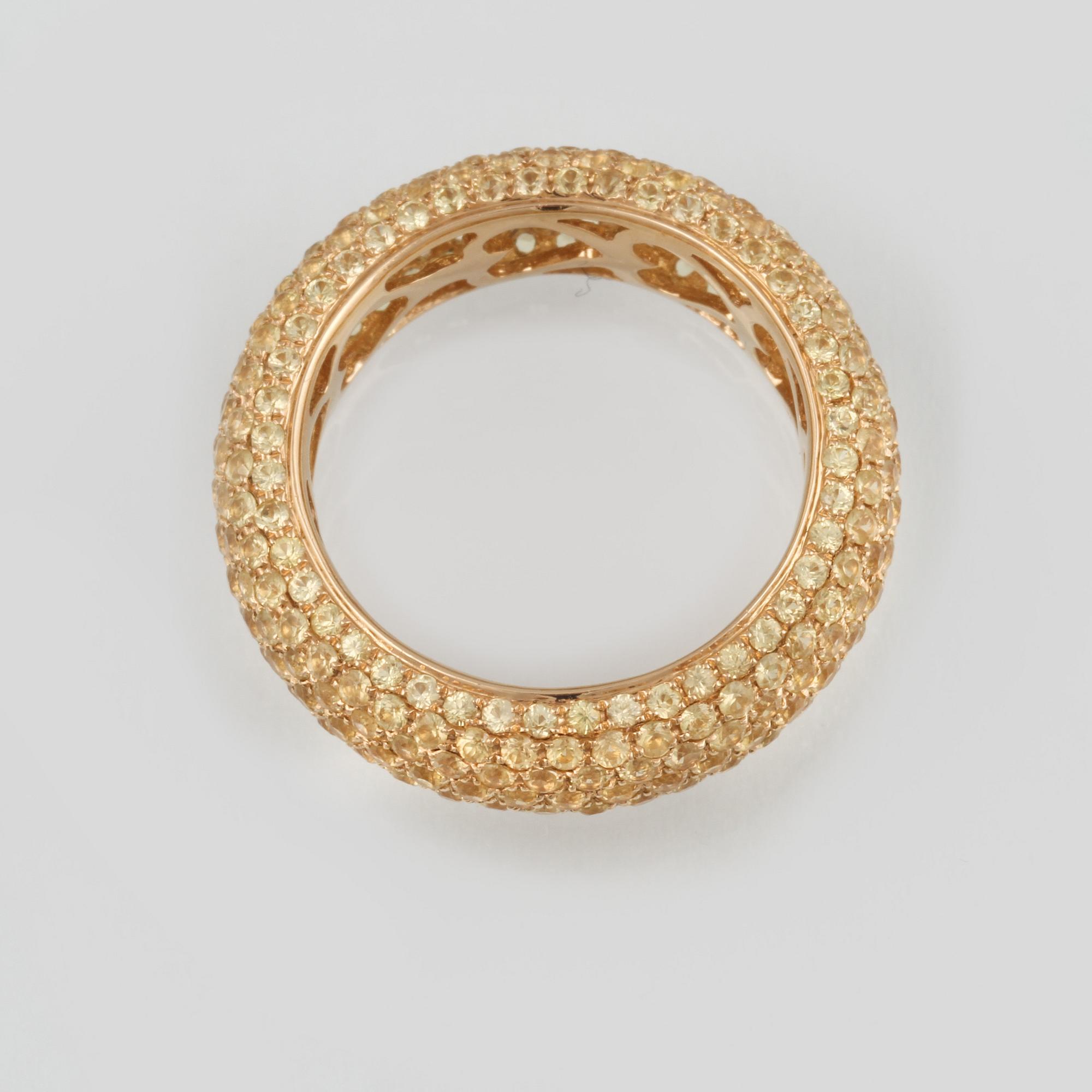 RING, 18K guld med fasettslipade gula safirer ca 3.64 ct. Vikt 4,7 gram.