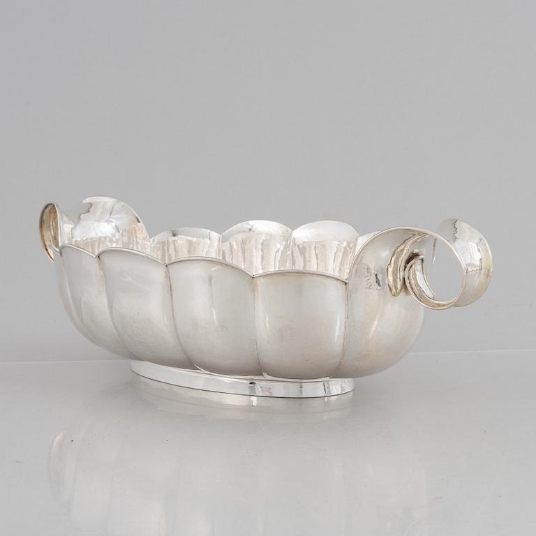 A German silver Art Déco jardinière, mark of  Adolf Mogler, Heilbronn, circa 1925.