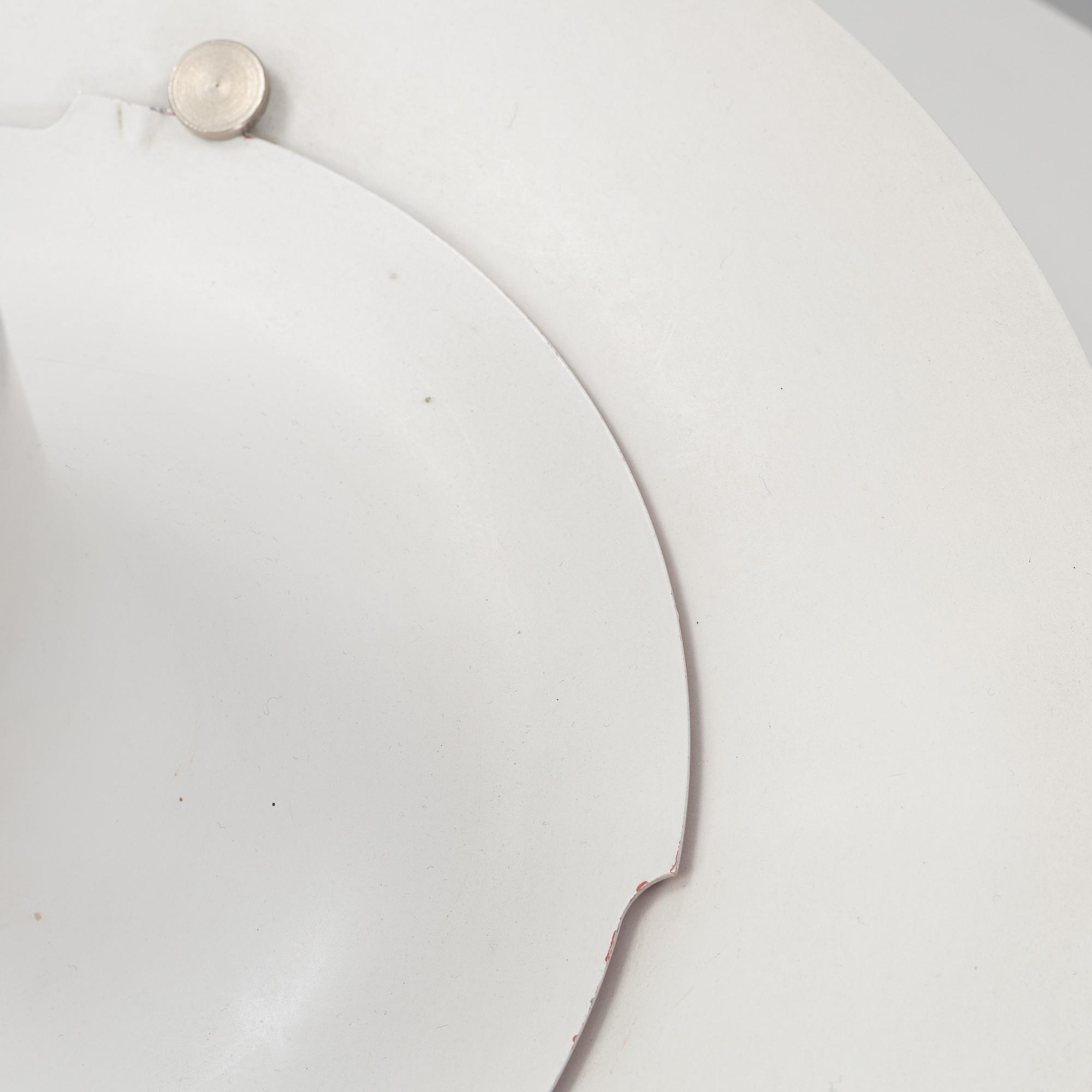 Poul Henningsen, taklampa "PH 5" Louis Poulsen, Danmark.