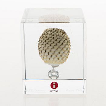 OIVA TOIKKA, VUOSIKUUTIO, lasia, signeerattu Oiva Toikka, Nuutajärvi 2009, numeroitu 438/2000.