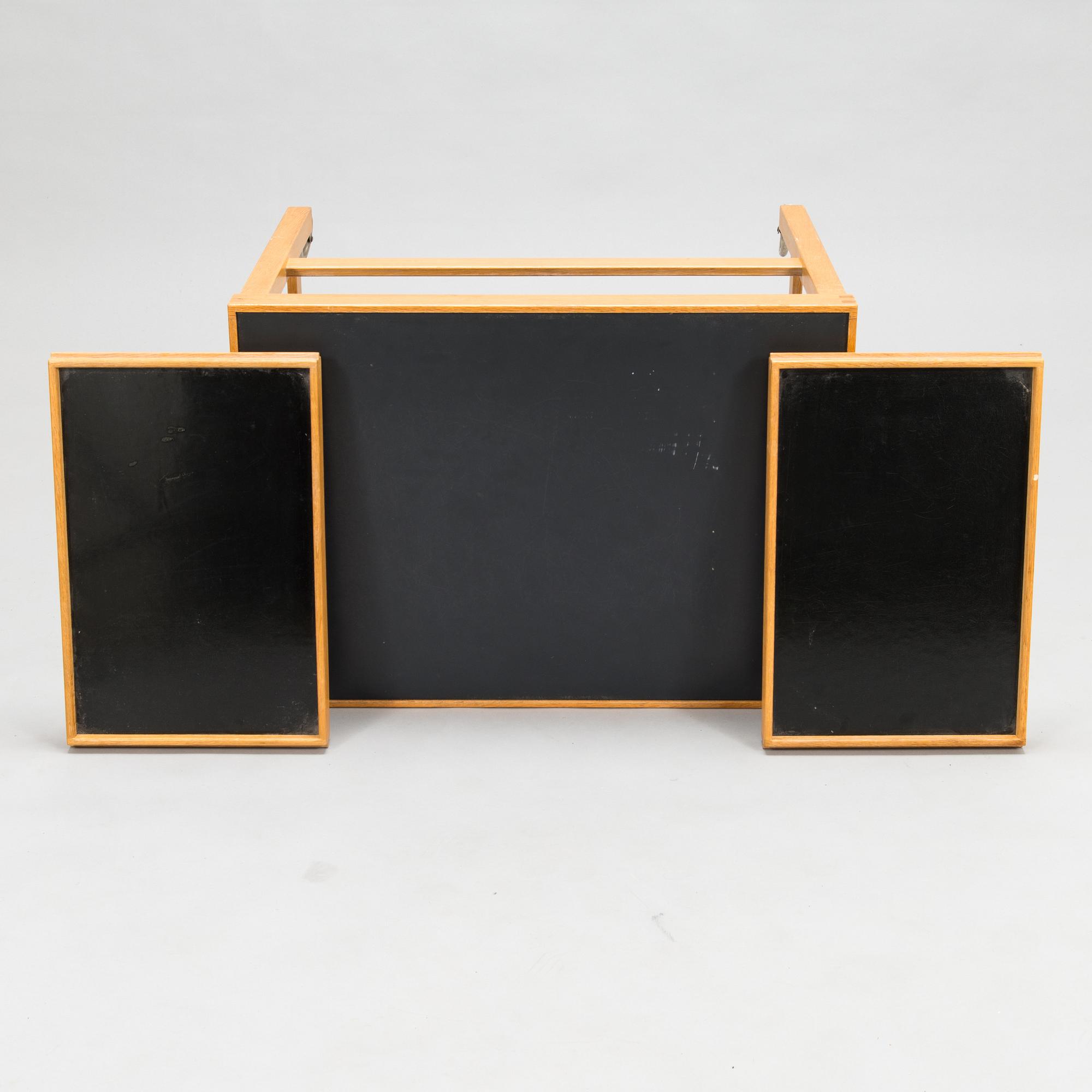 Olavi Hänninen, a 1960s tea trolley for HMN Huonekalu Mikko Nupponen, Lahti, Finland.