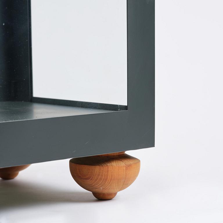 Johanna Lagercrantz, skåp, "Parad", ed. 43/55, Lammhults, efter 1990.