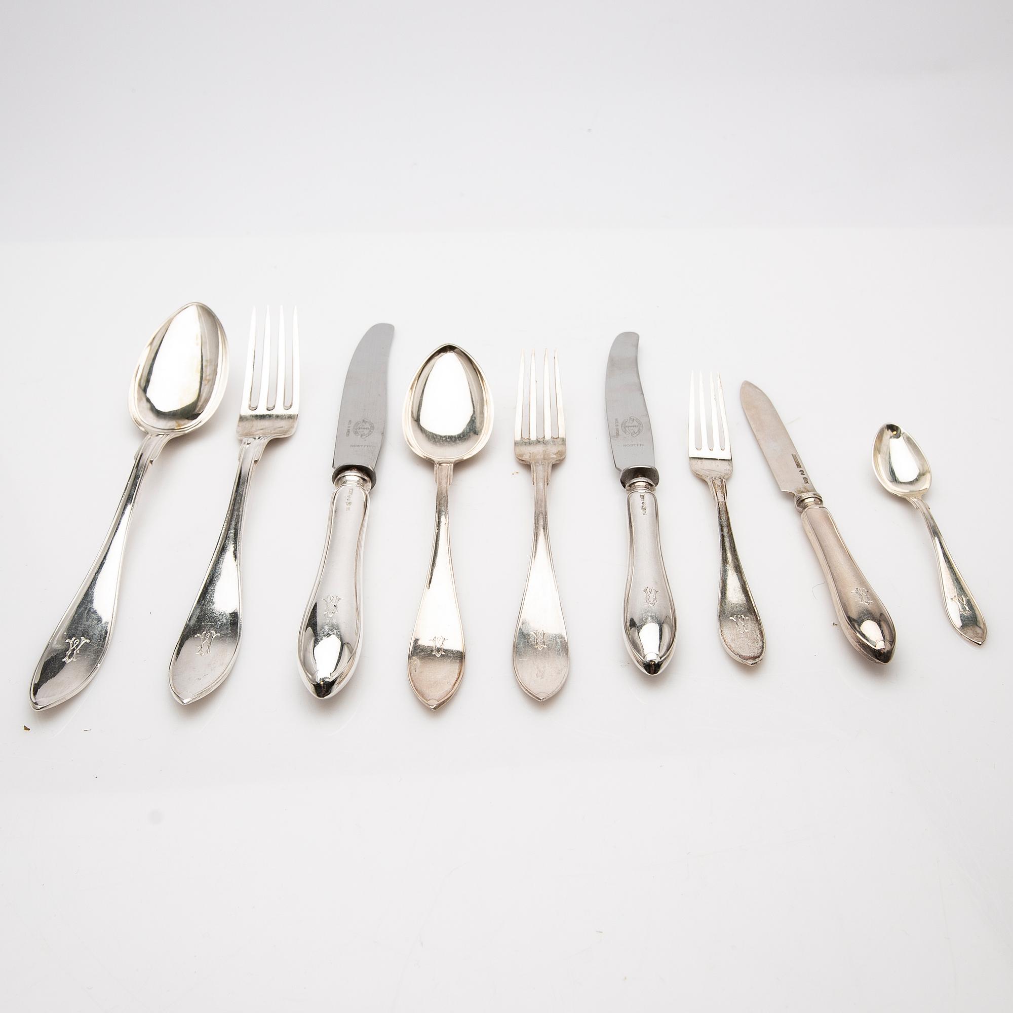 Silverbestick, 108 delar, "Svensk Spetsig", Axel Larsson, Helsingborg, 1900-talets första hälft.