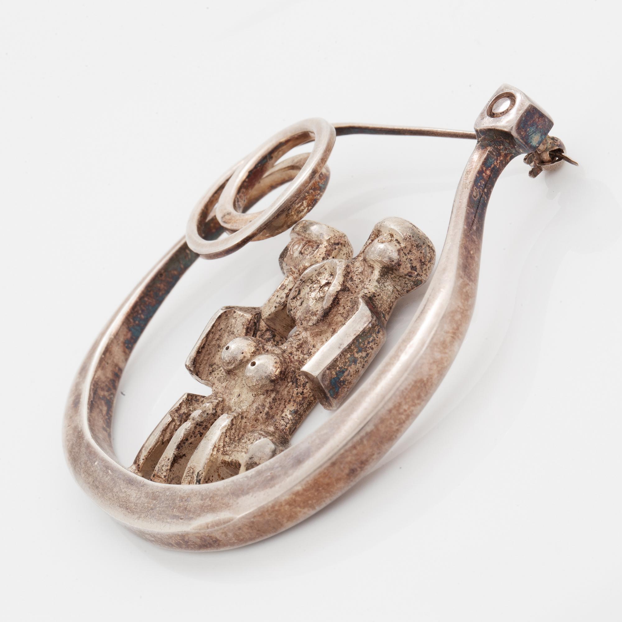 Silver brooch, Eric Robbert.