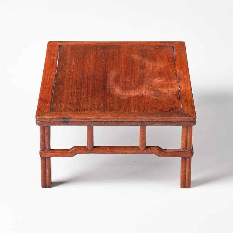 A small huanghuali low table, 'Kangzhou', Qing dynasty, 19th century.