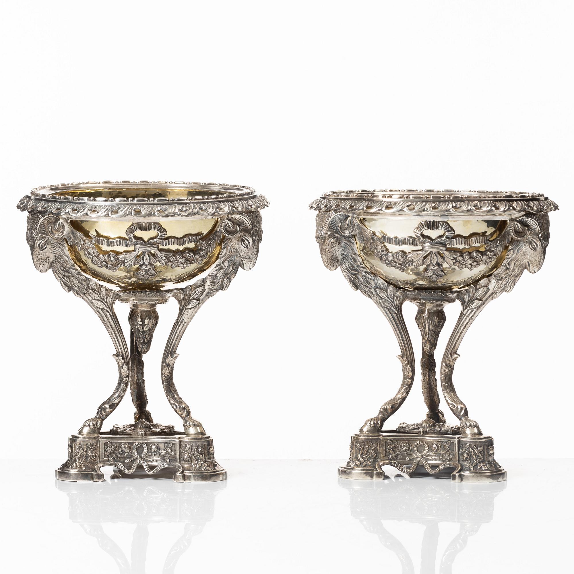 A pair of decorative silver bowls, Empire style, 20th Century.