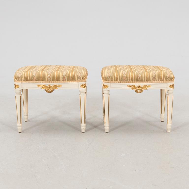 Taburetter ett par Gustaviansk stil Johan Ekman 1900-talets andra hälft.