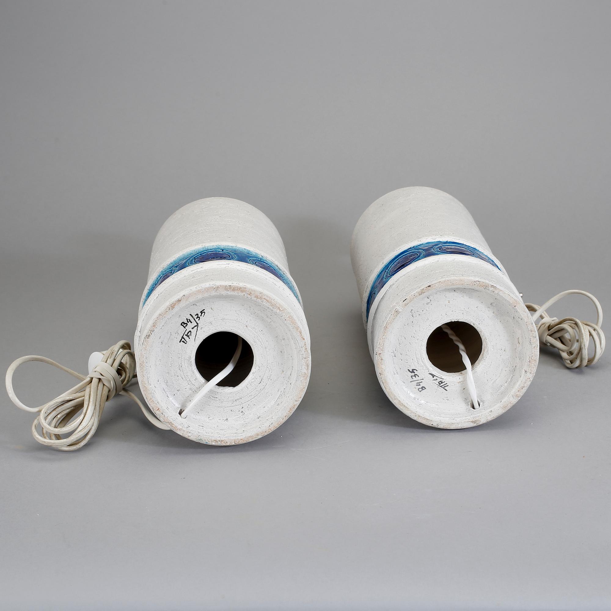 BORDSLAMPOR, ett par, keramik, 1960/70-tal.