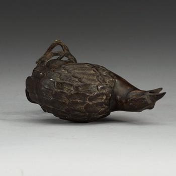 A gold splashed bird shaped censer, Qing dynasty (1644-1912).