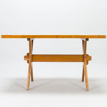 ILMARI TAPIOVAARA, An early 1950s x-leg table.