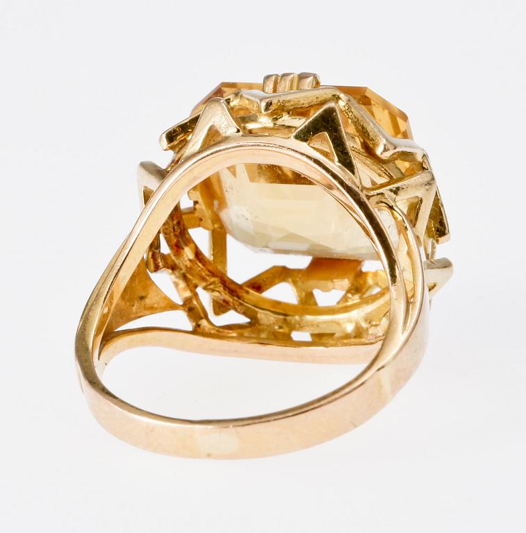 RING, 18 K guld med citrin.
