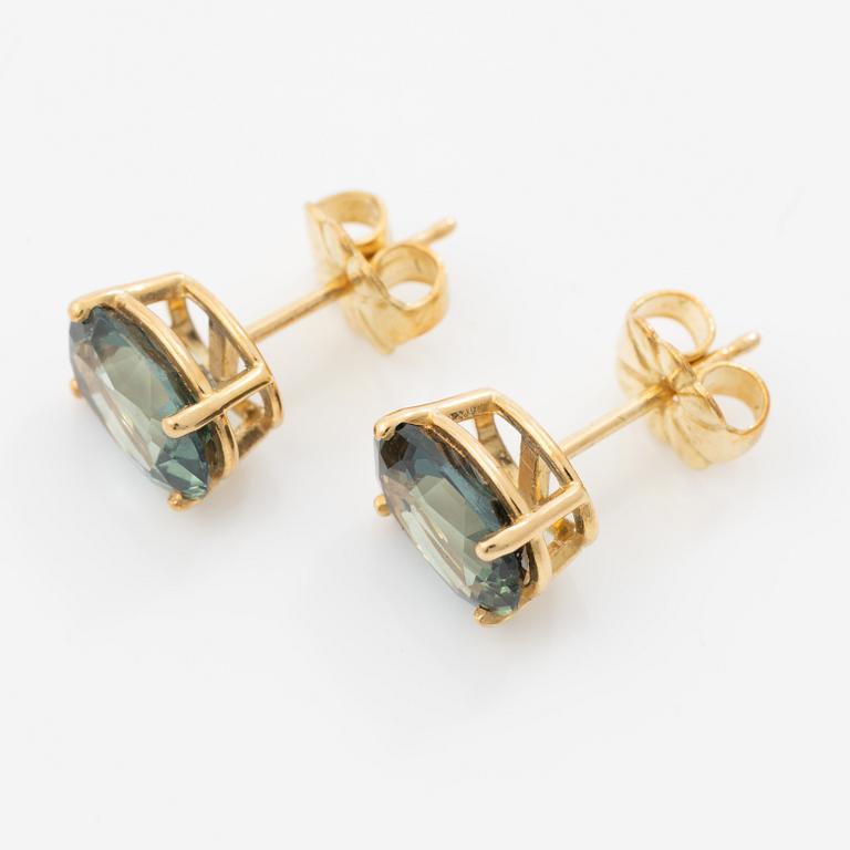 Earrings, a pair, 18K gold with green sapphires.