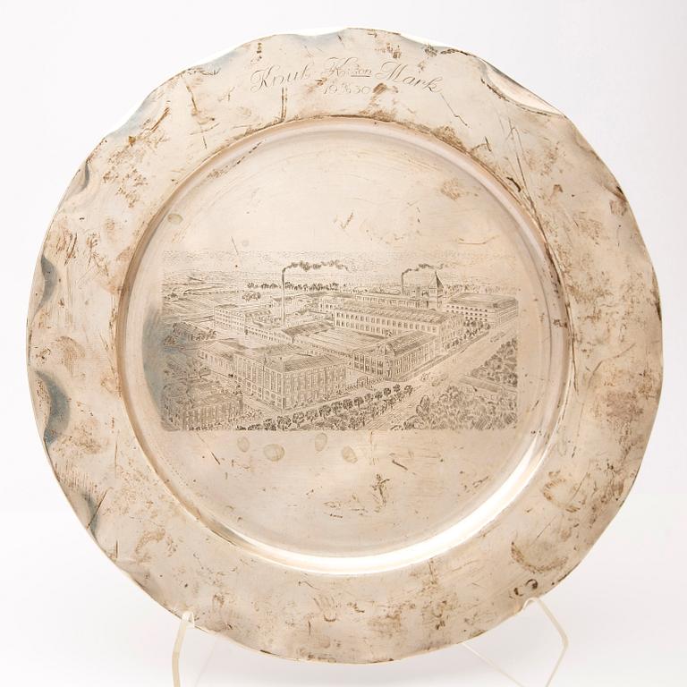 Fat, silver, graverad dekor över Svenska Kullagerfabriken, CG Hallberg, Stockholm, 1928.