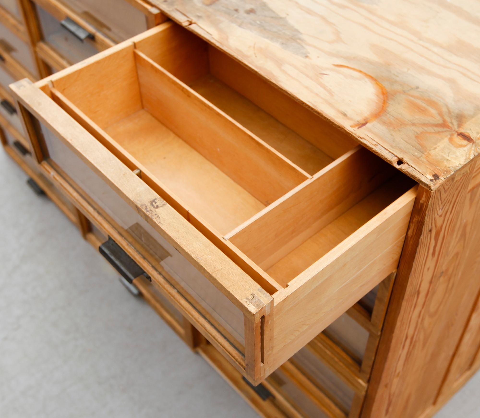 LÅDFACK, 1900-talets andra hälft.