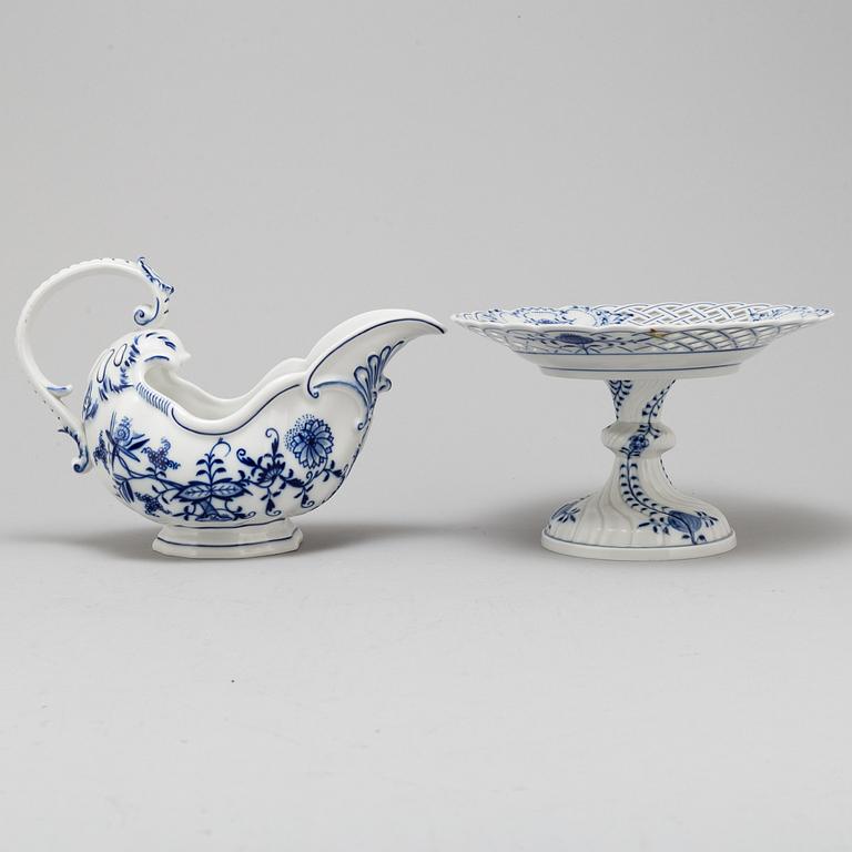 Five Meissen porcelain objects, 20th century.