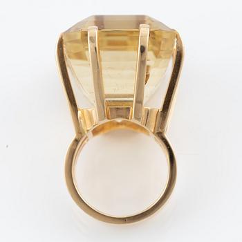 Ring, cocktail ring, 18K gold with large citrine.